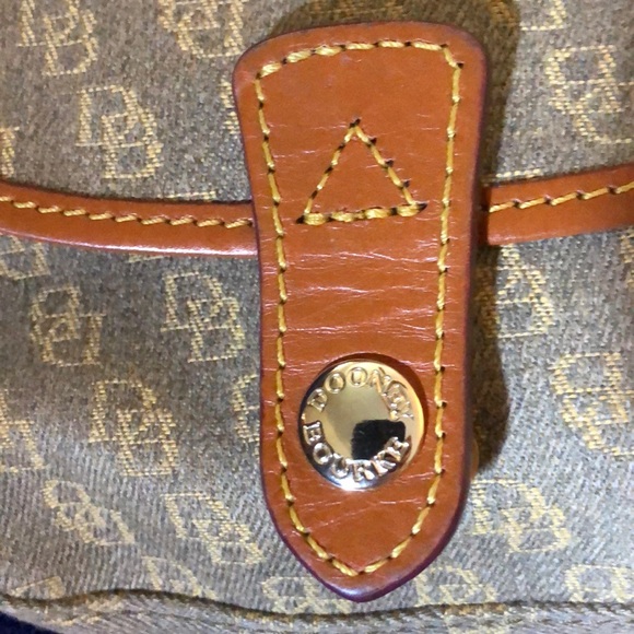 Dooney & Burke wristlet - Picture 7 of 8